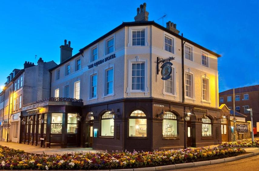 The Queen Hotel Wetherspoon photo