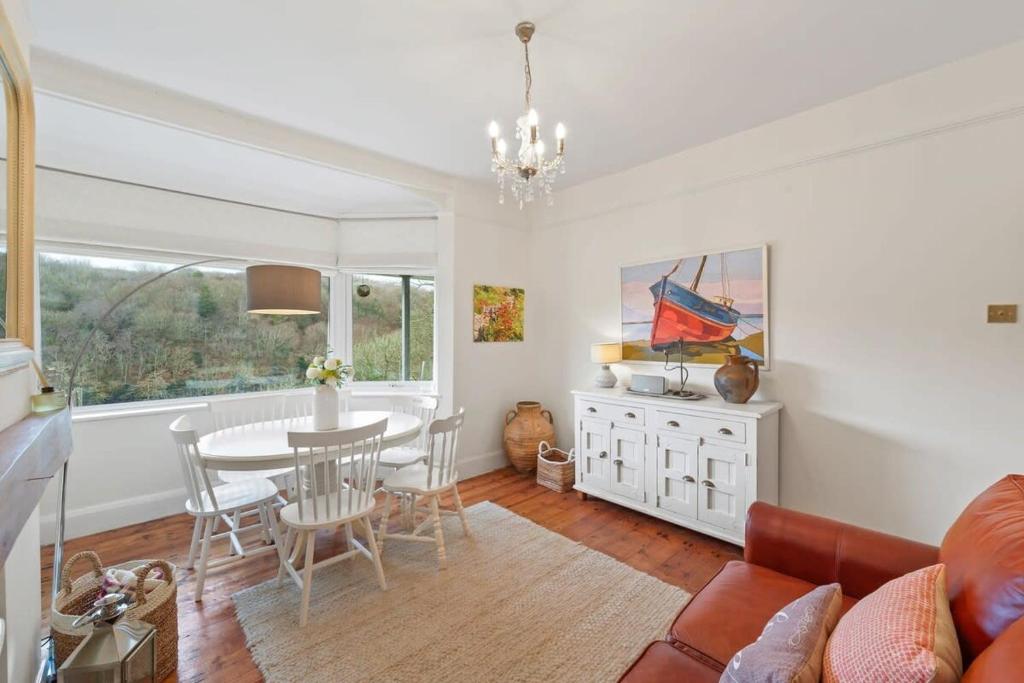 Cosy Home on the Waterfront, Looe photo 3