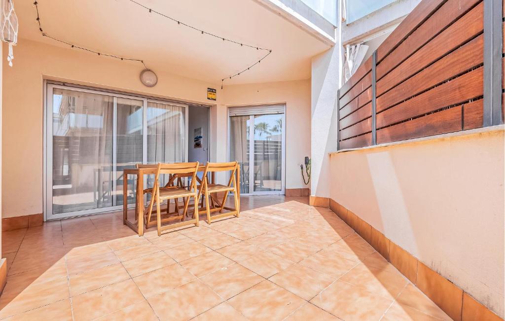 3 Bedroom Stunning Apartment In La Ràpita - 4