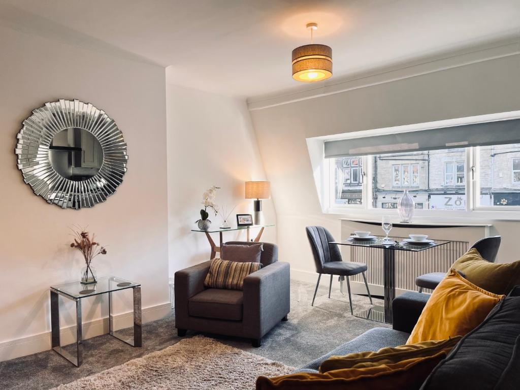 Stylish 2 Bedroom Apartment in Oakwood, Leeds, Roundhay