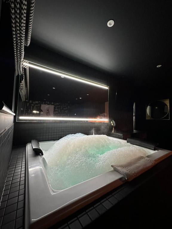 Secret Suites, Lancaster