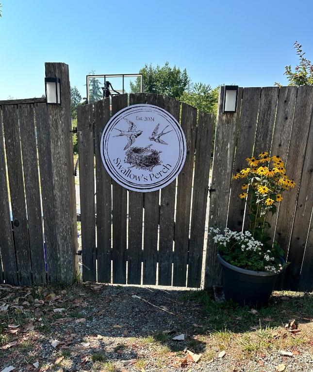 Swallow's Perch Guest Suite, Vesuvius