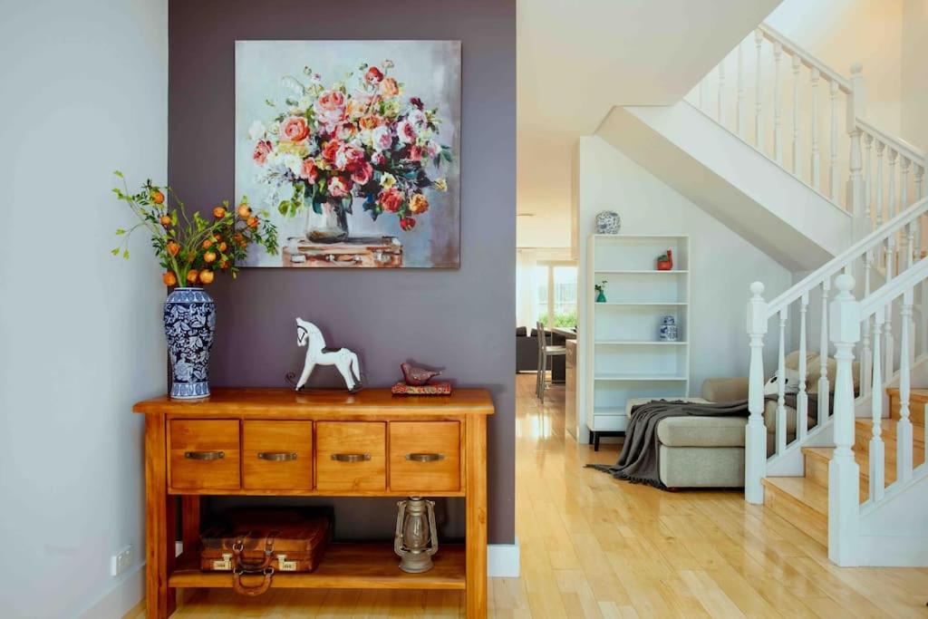 Stylish, Spacious 5BR House at Franklin, Harrison