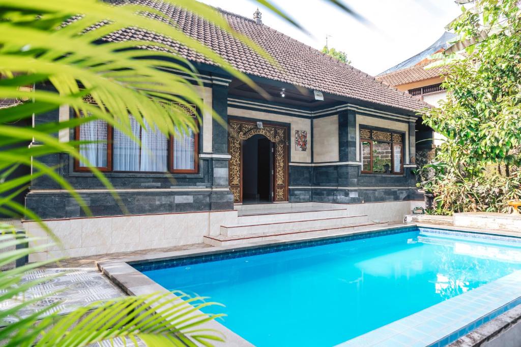 バリマス ゲスト ハウス (Balimas Guest House) スイミングプール