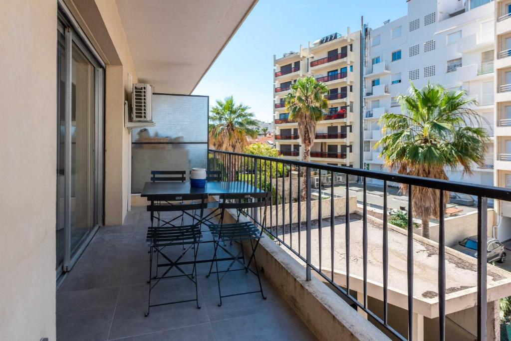 Beautiful flat with balcony - 200m from the beach - 5