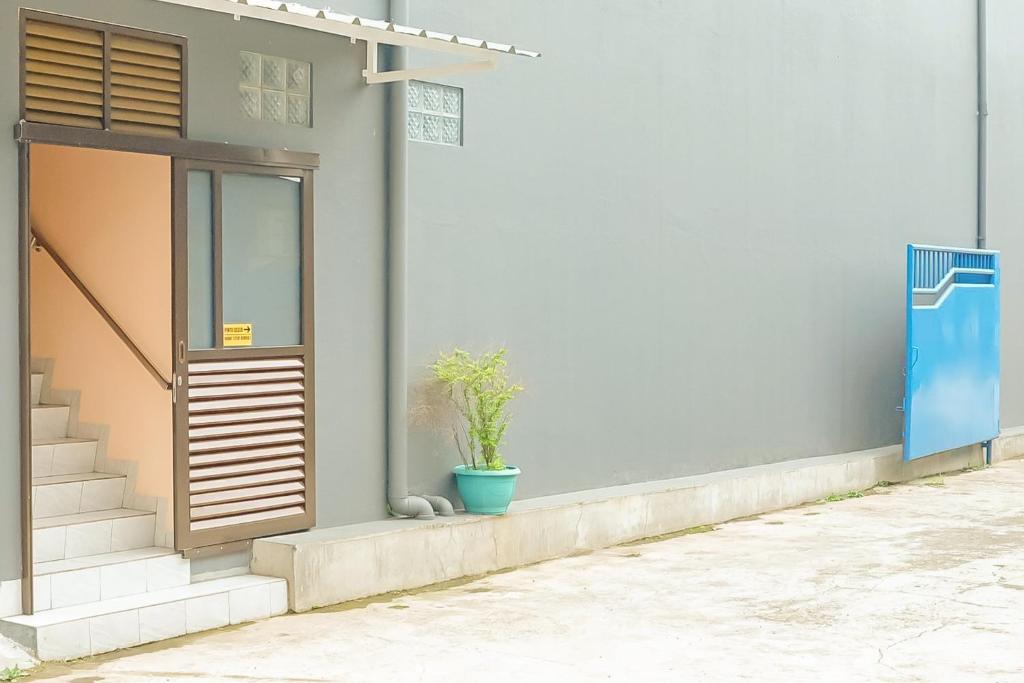 Urbanview MJ House Syariah Bandung