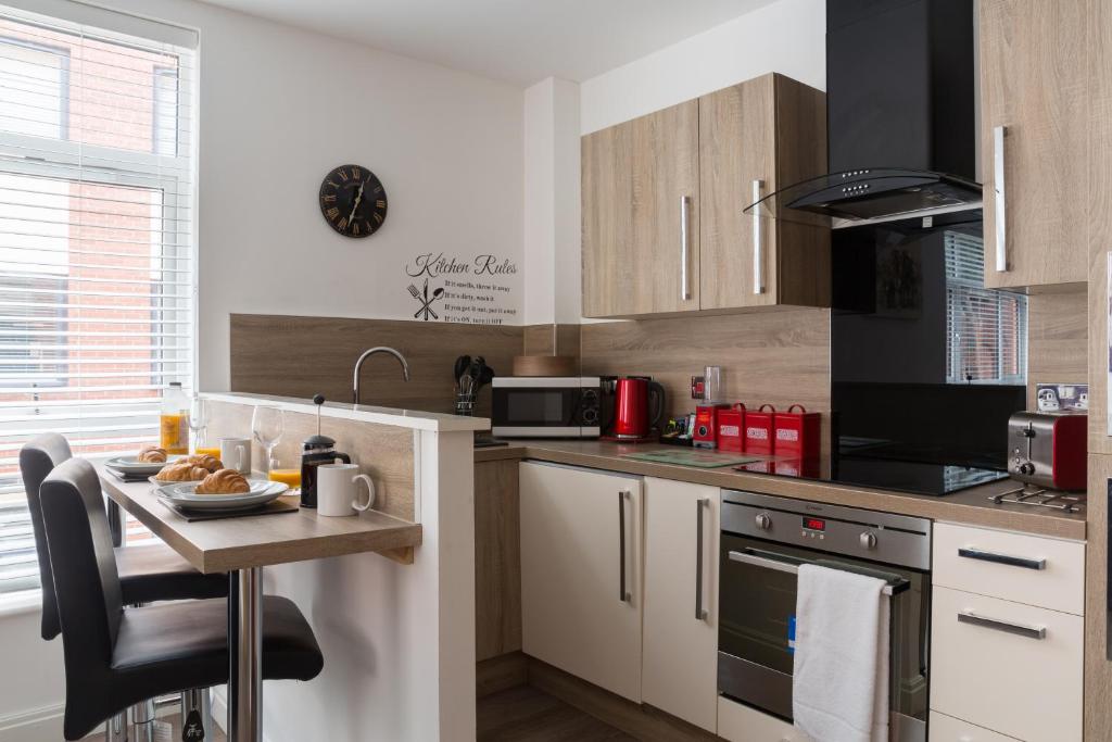 Facilities, 24-7 Secured City Centre Apartments with Free Underground Parking and WiFi in Birmingham