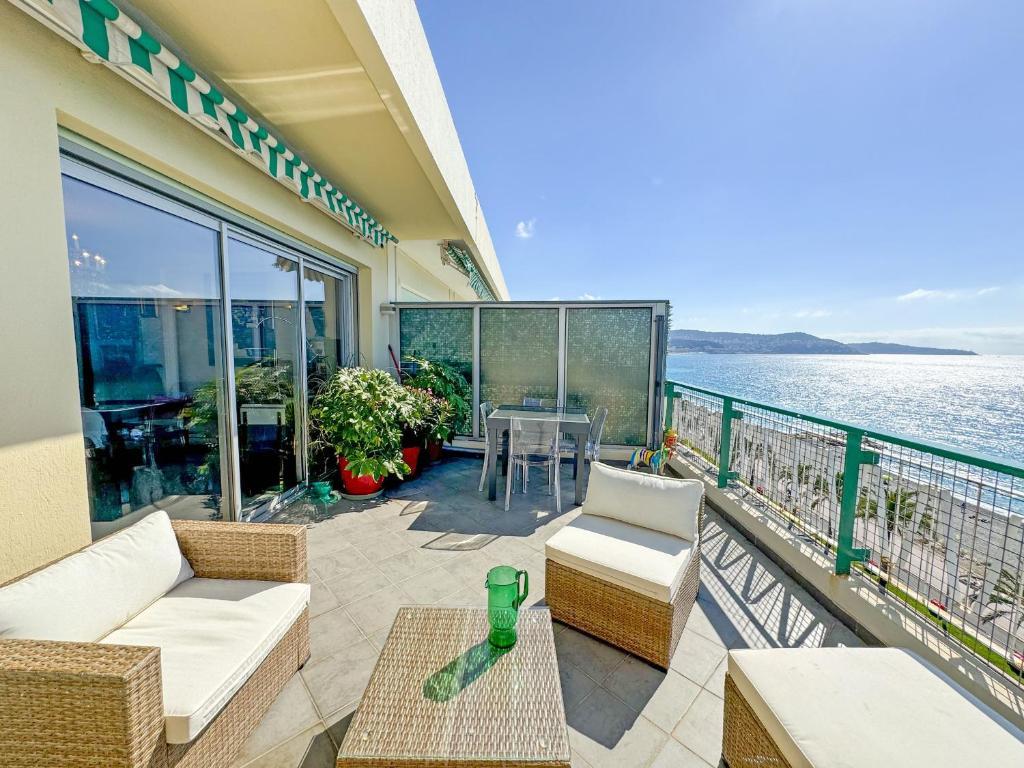 Breathtaking Rooftop Experience on Promenade - 1