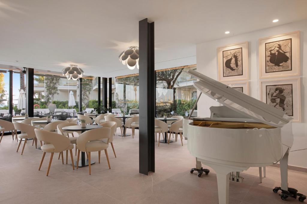 VIVA Golf Adults Only 18+ — Restaurant & bars in Alcudia, Balearic Islands