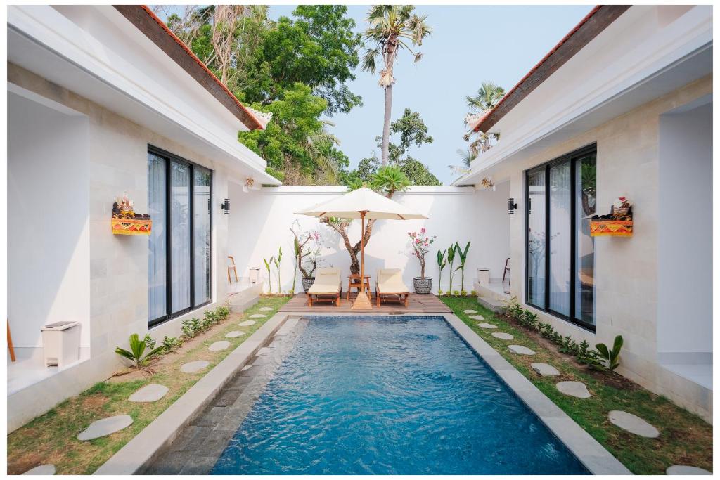 Spacious & Comfortable 4BR Private Pool Villa, Karangasem