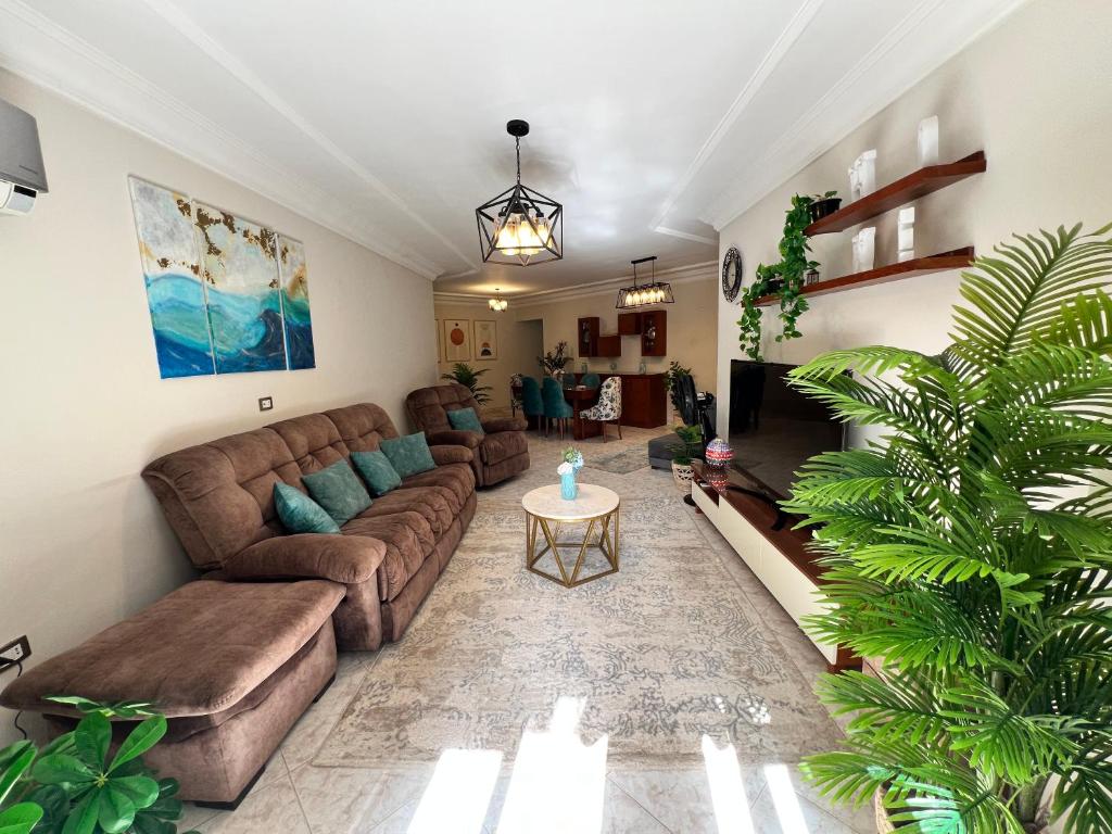 Lilo's 2BR Apartment in Maadi, Káhira