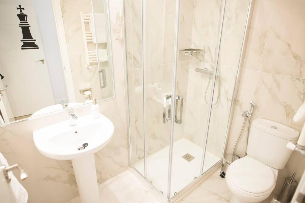 Style And Comfort in Opera-Puerta Del Sol - 4