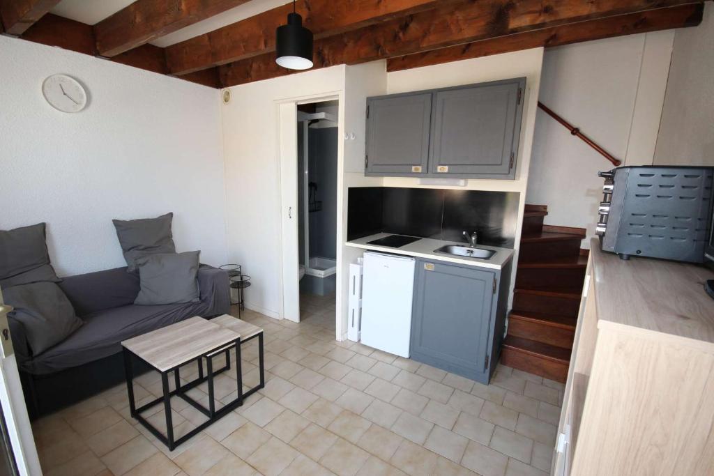 Maison T2 cabine 4 couchages, terrasse cloturée, résidence Sun village avec piscine commune, 300m de la plage à PORTIRAGNES PLAGE LRSUNR6 - 4
