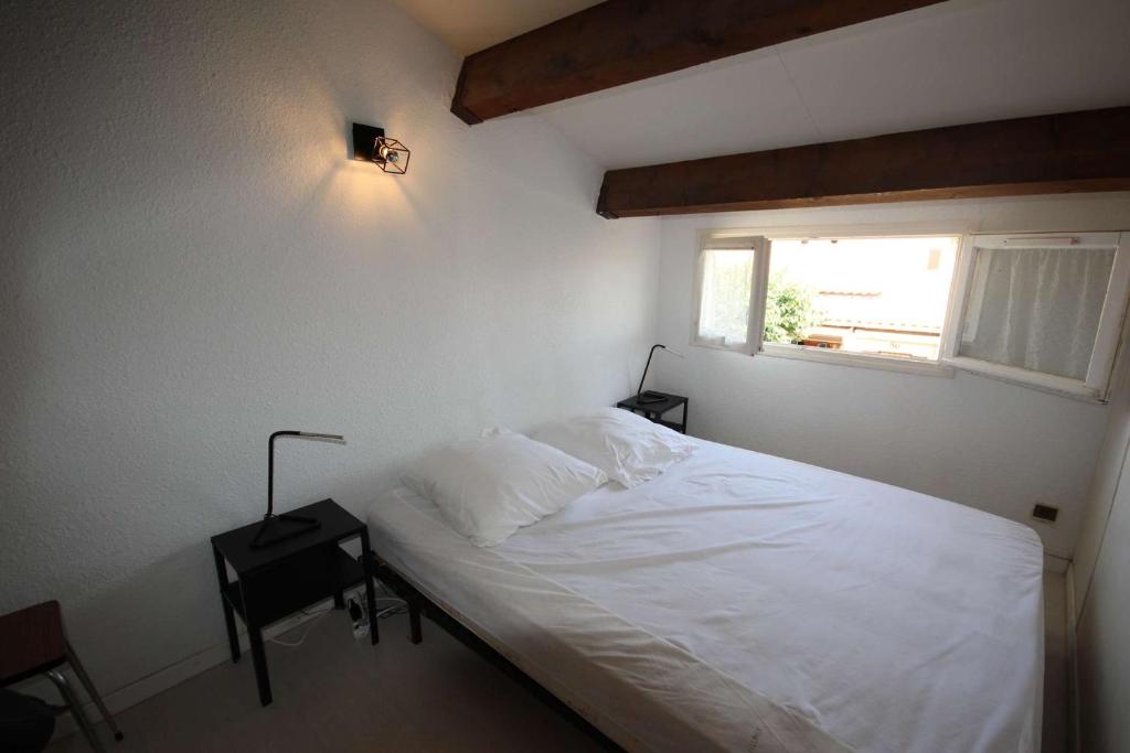 Maison T2 cabine 4 couchages, terrasse cloturée, résidence Sun village avec piscine commune, 300m de la plage à PORTIRAGNES PLAGE LRSUNR6 - 5