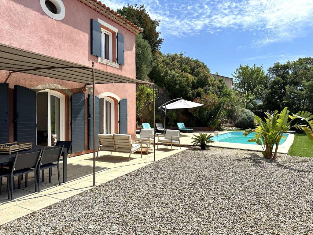 Villa Paloma pour 6 personnes avec piscine privée, à deux pas du Golf de Valcros, à La Londe-Les-Maures - 2