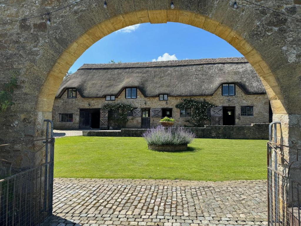 Jerards Stables, Sherborne