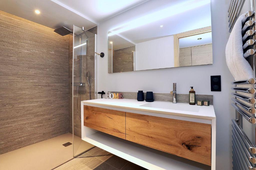Chalet Super G – 5 chambres en suite – Skis aux pieds – Vue exceptionnelle – 10 pers. - 5