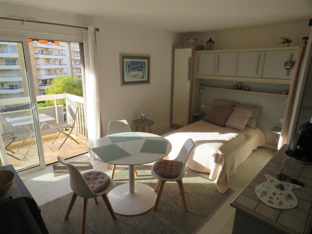 studio cosy avec parking 100m plage - 2
