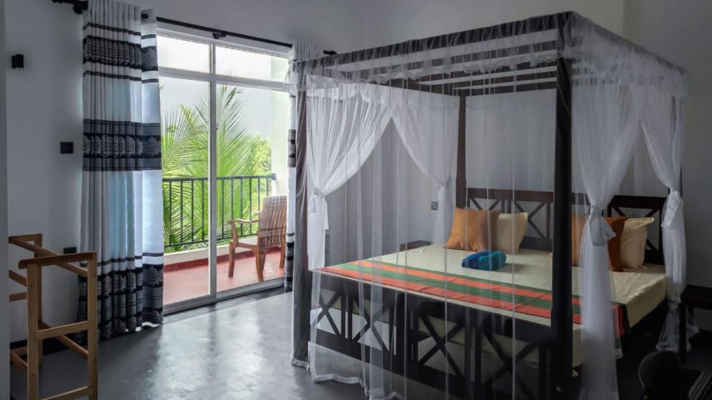 Villa 51 First floor Rooms Your own room plus access to shared spaces, Hikkaduwa