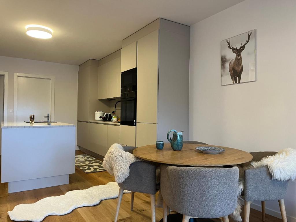 Bel Appartement Centre Crans Montana, Vue Alpine et Fraîcheur - 2