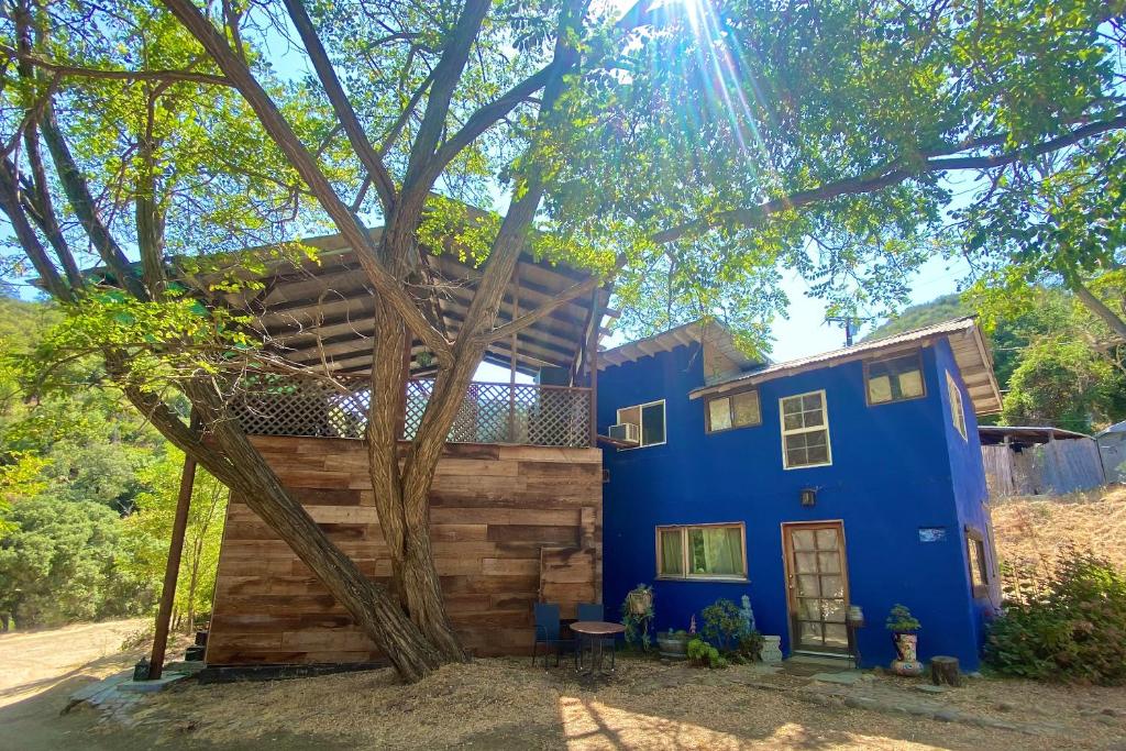 Topanga Panoramic View Loft with Trails & Creeks, Topanga