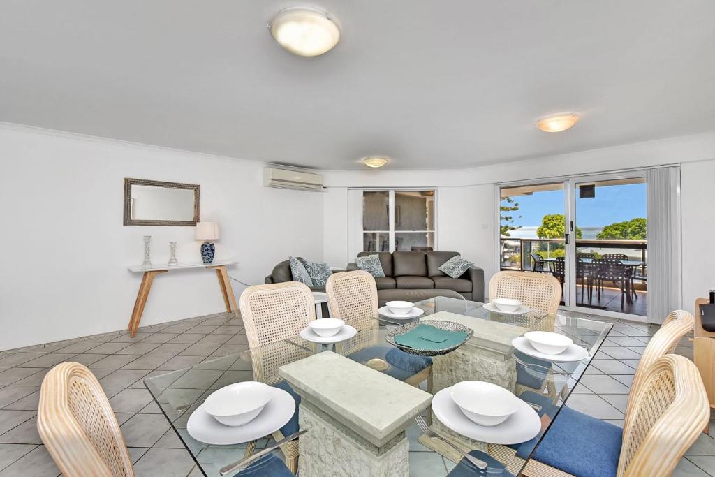 2-Bedroom Apartment -Nelson Towers  Victoria Parade