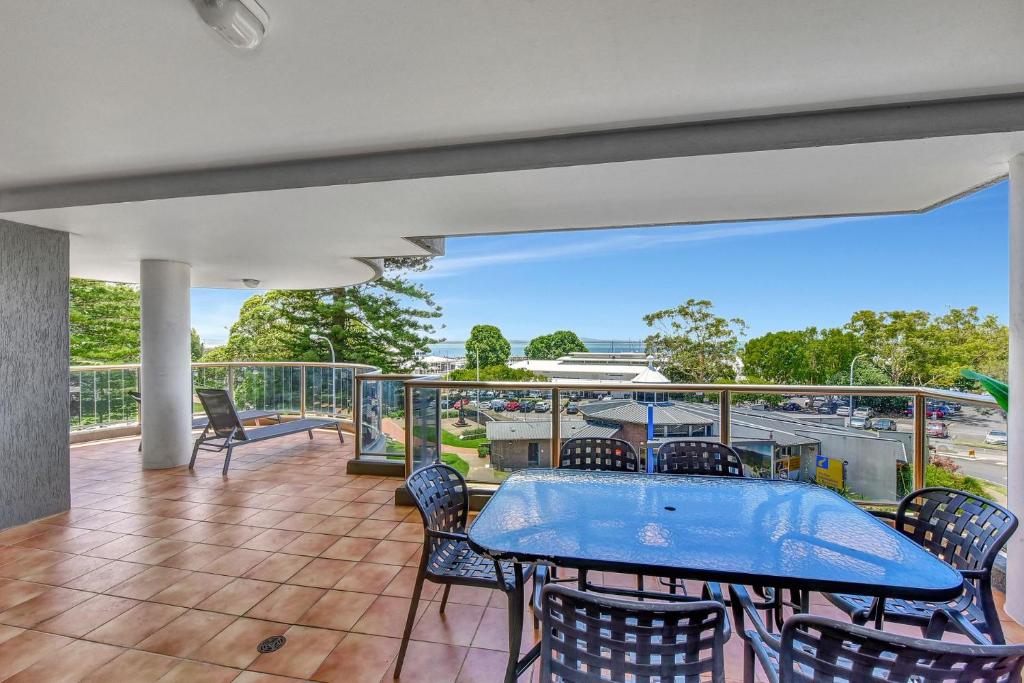 2-Bedroom Apartment -Nelson Towers  Victoria Parade