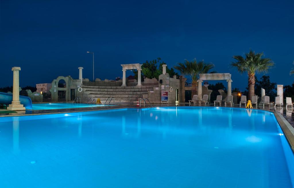 Hotel Esra and Family Suites - All Inclusive — Swimming pool in Didim, Aydin