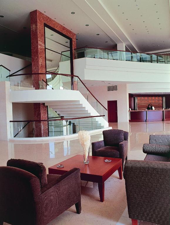 Ramada Plaza by Wyndham Thraki photo