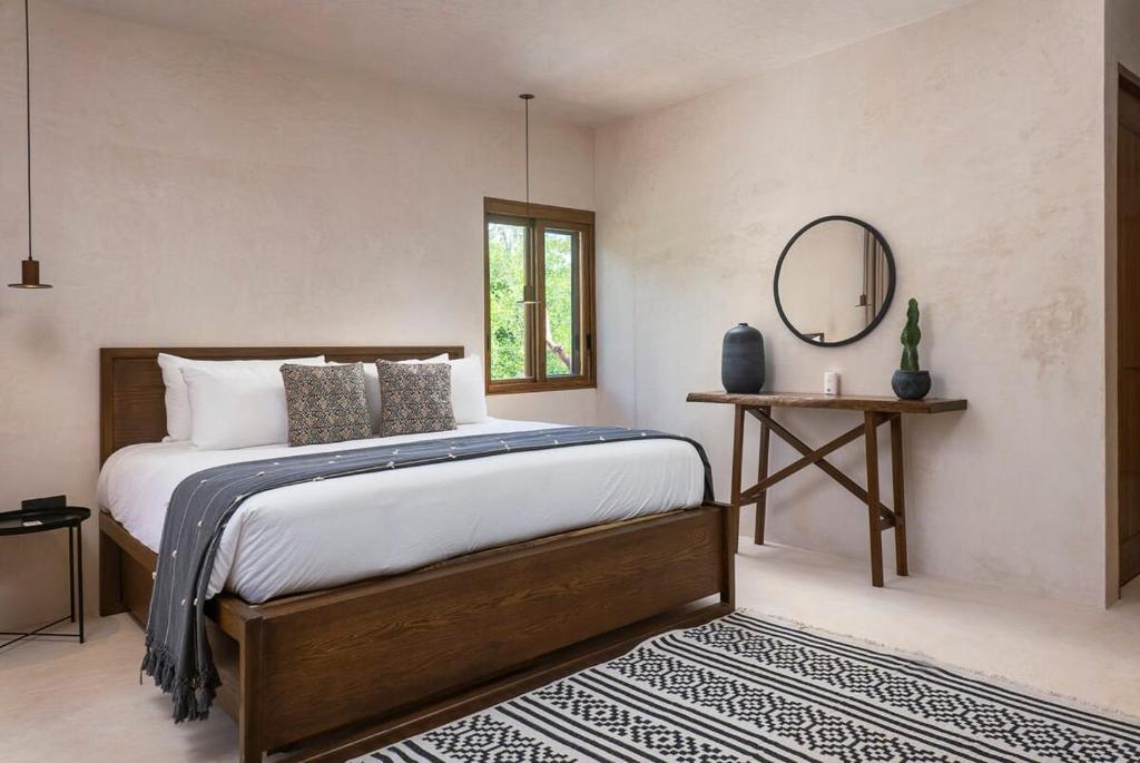 Boho Chic 3BR Villa, La Veleta, Rooftop & Private Pool - 4