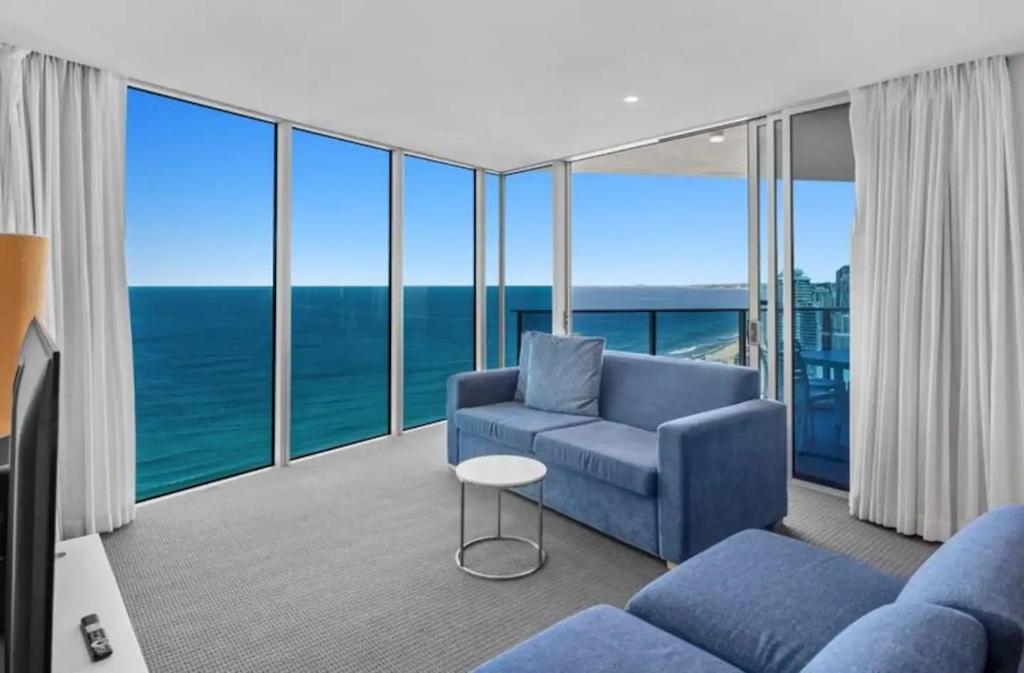 Lvl 39 - Panoramic Hilton Living with Ocean Views, Gold Coast