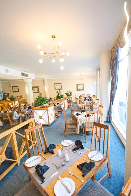 Gooderson Tropicana Hotel