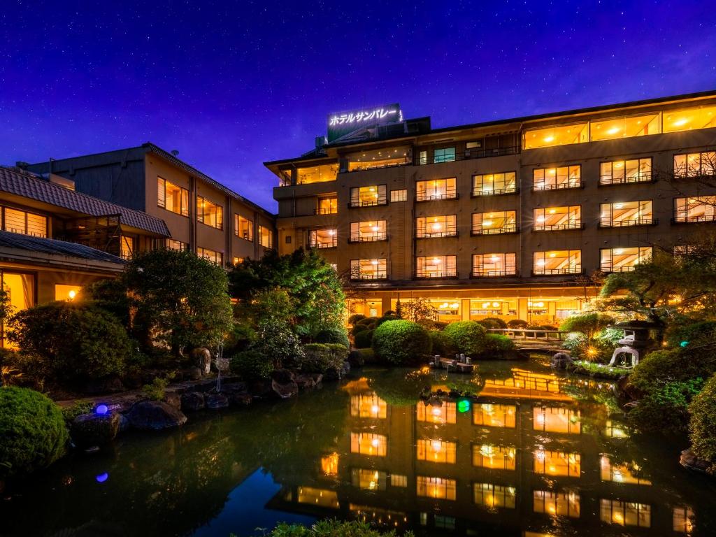 Exterior view, Hotel Sunvalley Izu-Nagaoka Honkan in Izu