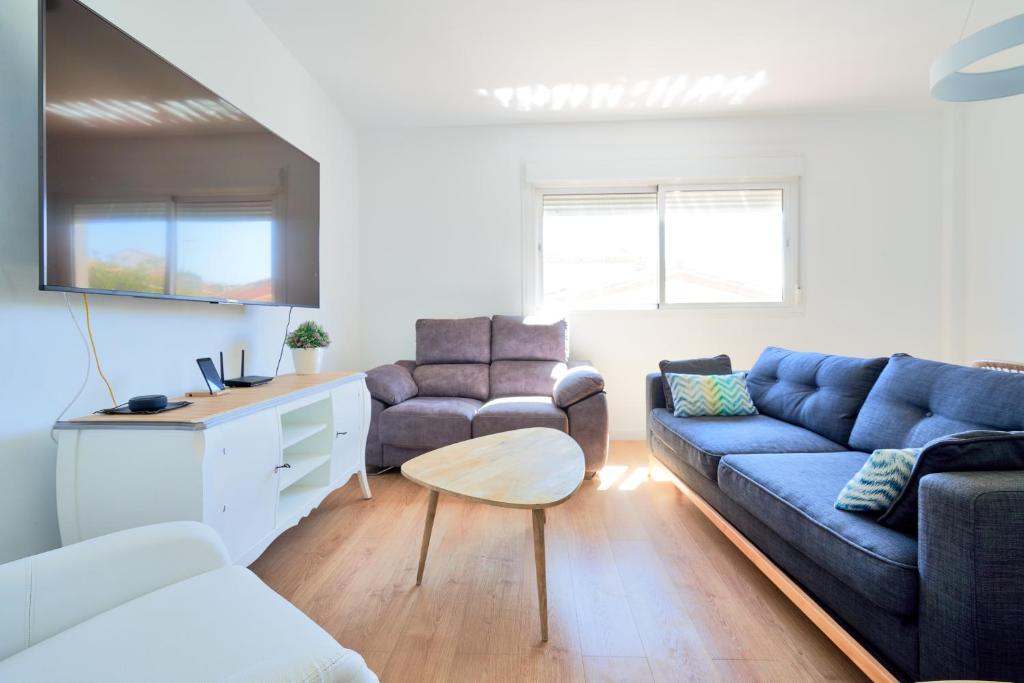 PENTHOUSE NEAR BEACH AND MALAGA TOWN also monthly hire and long term RENTAL CAR AVAILABLE - 2