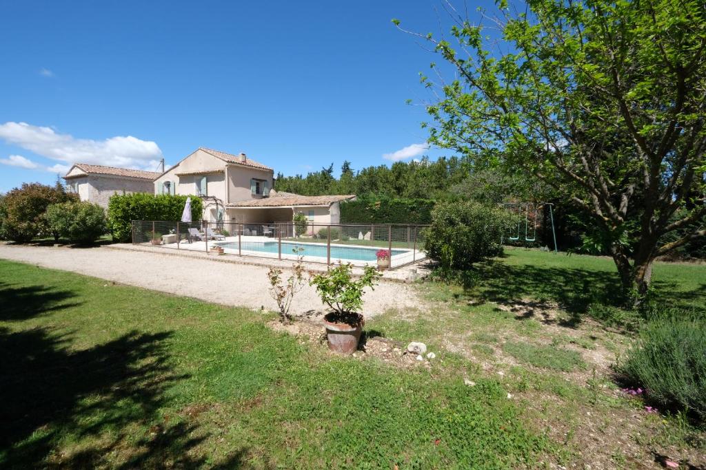 mas attached to another building with private pool 4 people in carpentras, at the foot of the ventoux in provence., Carpentras