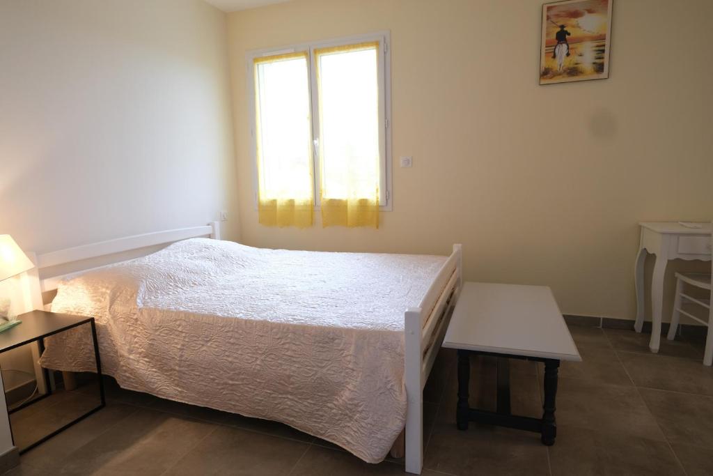 very pleasant villa with private swimming pool, in a residential area near the center of saint-rémy-de-provence - 8 people - 5