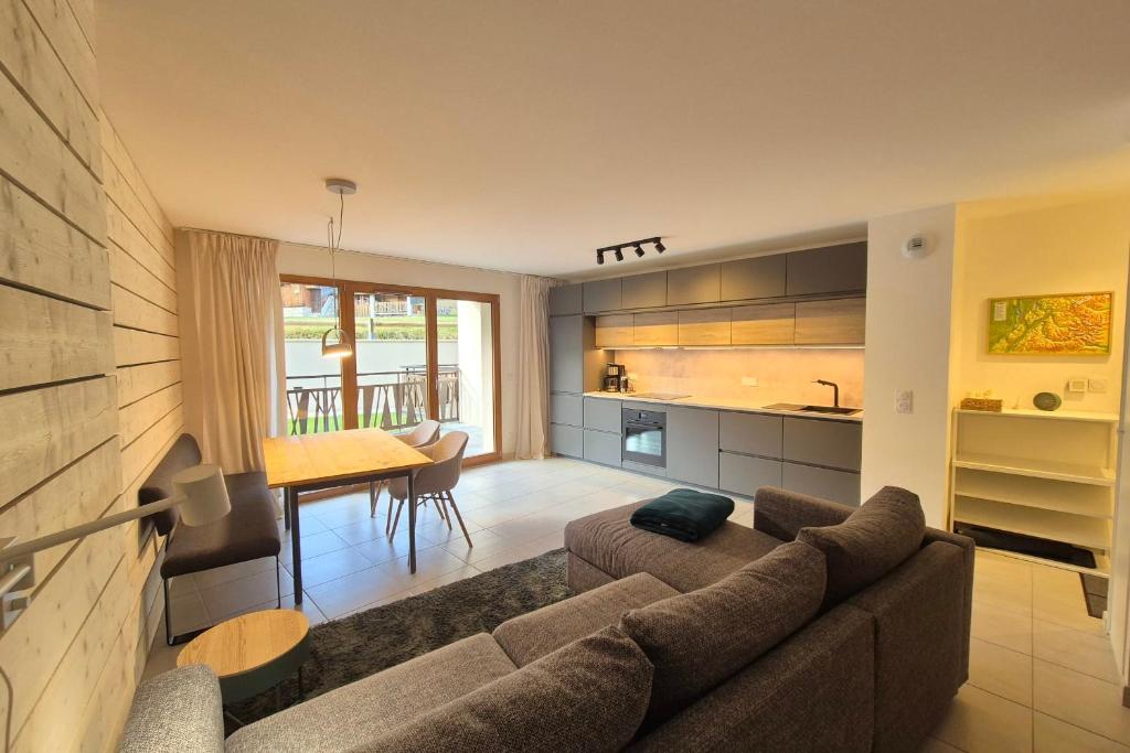 Découvrez ce magnifique appartement au pied des pistes à La Féclaz - 2