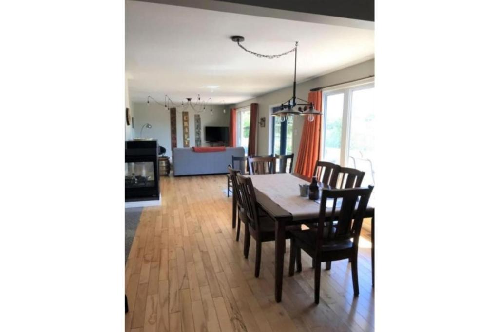 Central PEC gem - Craft Suite Sleeps up to 6, Picton