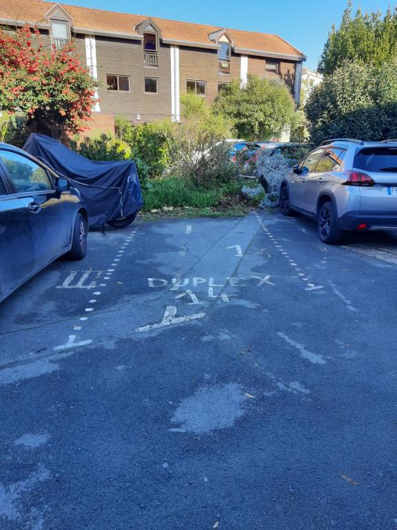 Duplex14h 1er étage jardinet 1 parking ou studio14B rdc terrasse sans parking - 3
