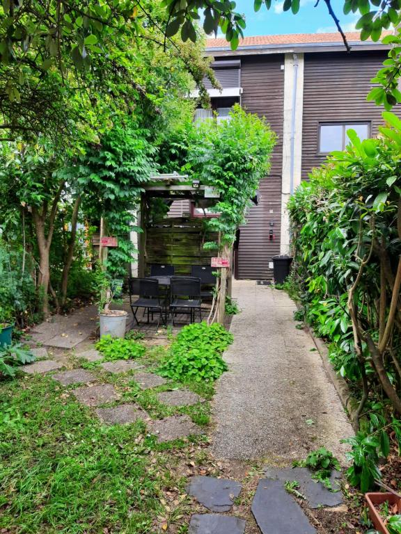 Duplex14h 1er étage jardinet 1 parking ou studio14B rdc terrasse sans parking - 5