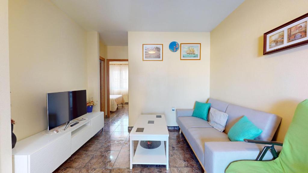 Cozy Summer Apartment - 5