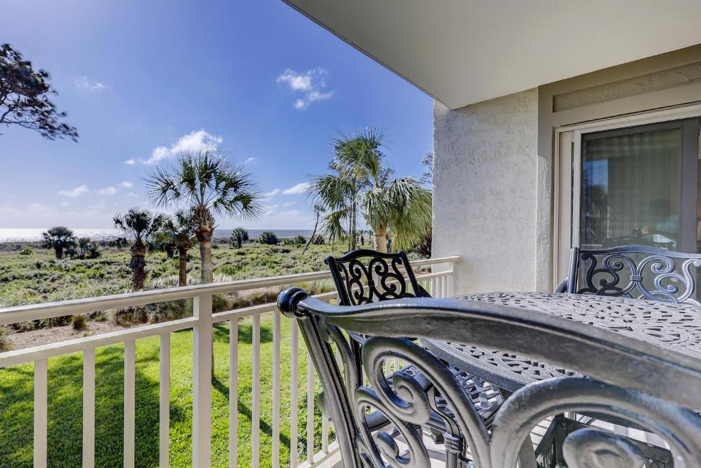 King Bed 2 Twins and Fold Out Bikes & Beach Gear included, Hilton Head Island
