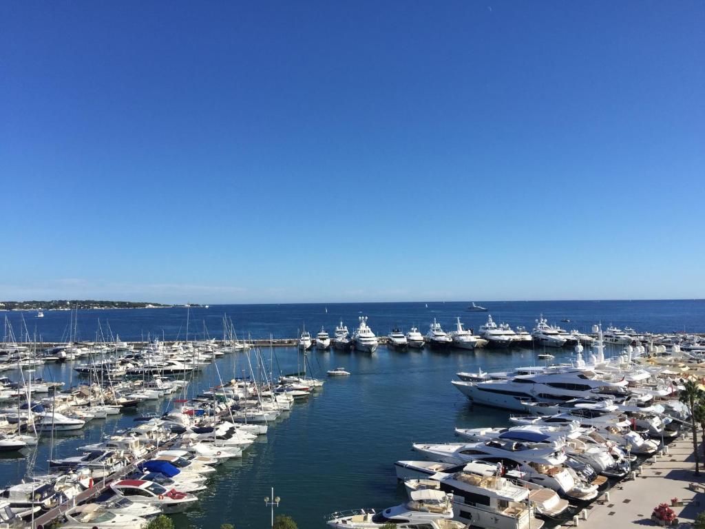 Amazing View Port Golfe-Juan and Garage - 2