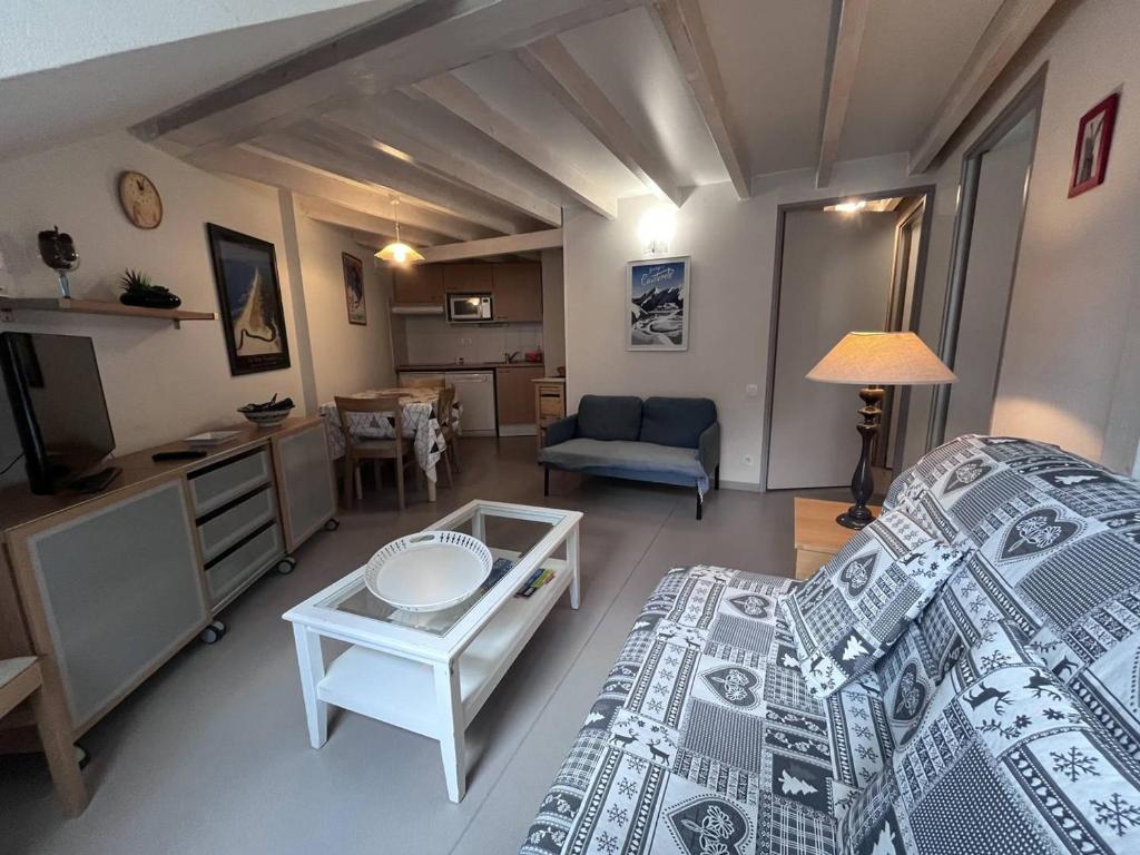 Appartement 2 chambres avec mezzanine, au cœur de Cauterets - FR-1-812-22 - 2