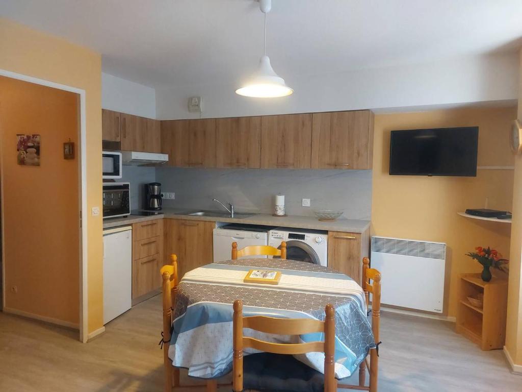 Appartement lumineux avec parking et cellier à skis - FR-1-812-23 - 2