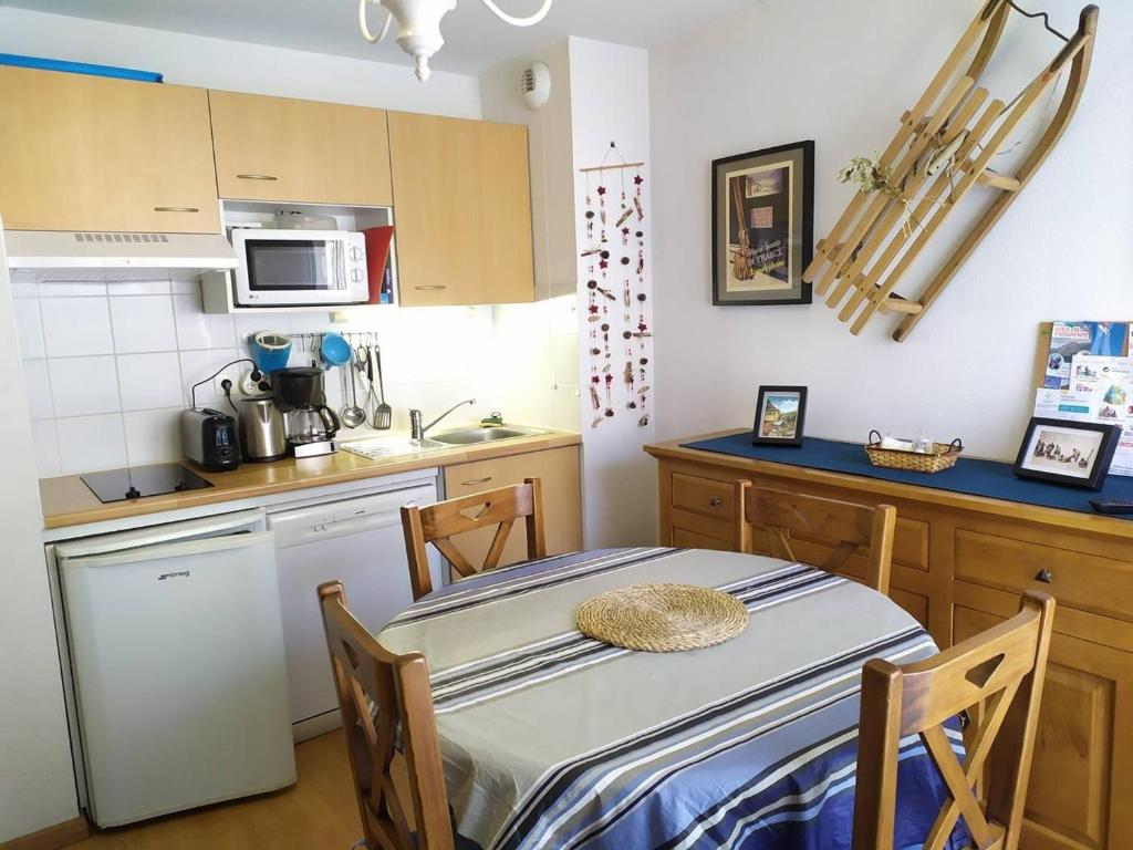 T2 avec ascenseur, parking privé et cabine lits superposés - FR-1-812-25, Cauterets