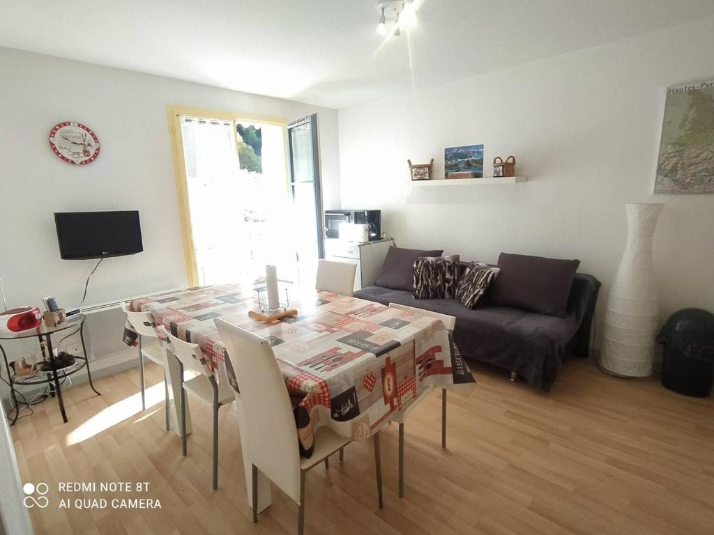 Confort et Vue Montagne : Appartement 2 Chambres à Cauterets - FR-1-812-61 - 1