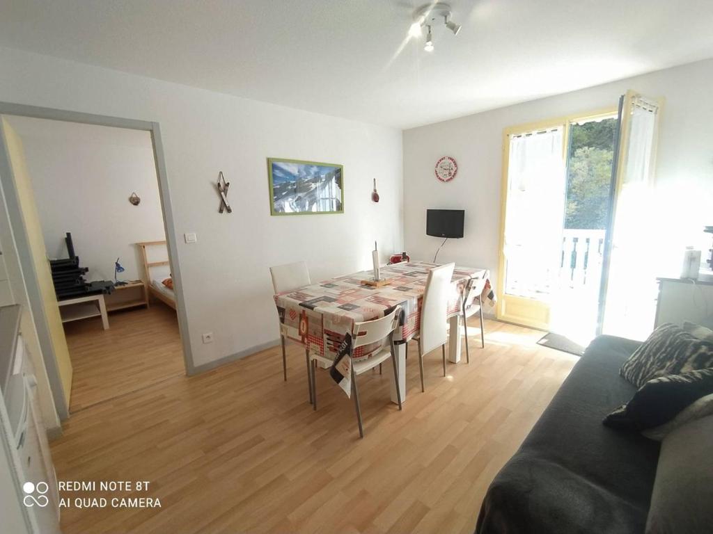 Confort et Vue Montagne : Appartement 2 Chambres à Cauterets - FR-1-812-61 - 2