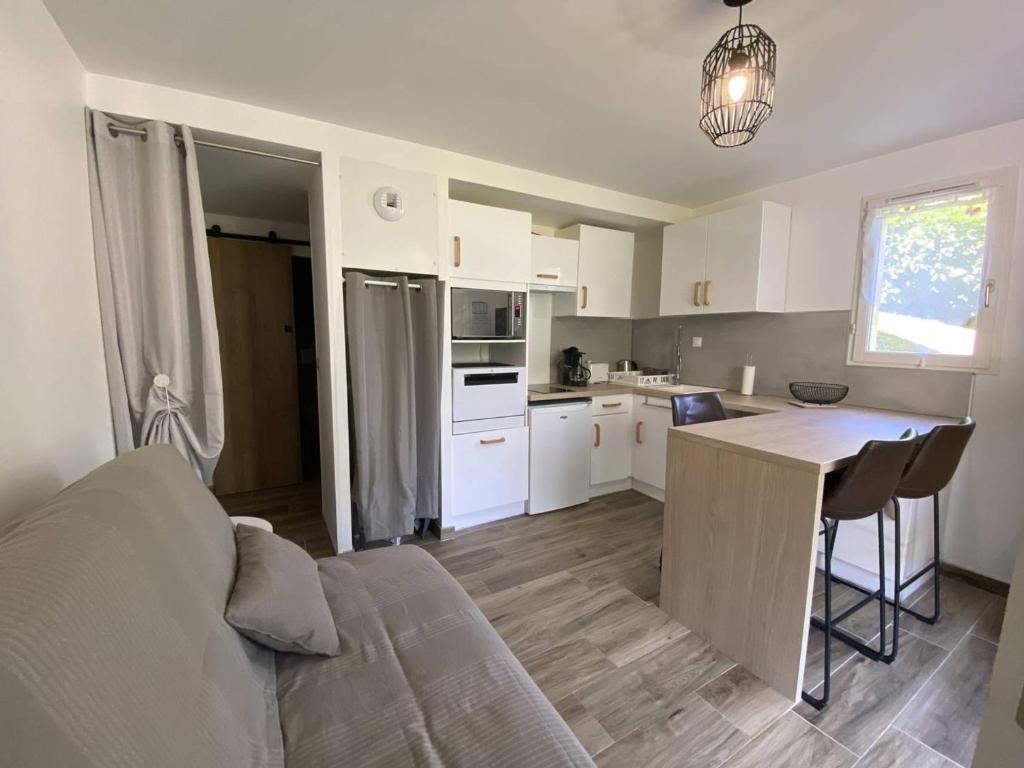 Appartement rénové avec terrasse et parking à Cauterets - FR-1-812-71 - 1