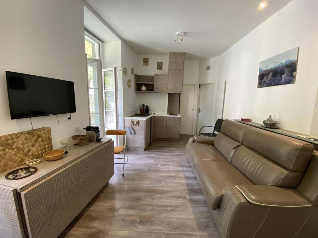 Appartement à Cauterets, proche télécabines, 4 pers, balcon vue montagne - FR-1-812-76, Cauterets